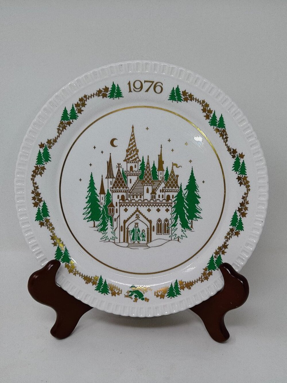 Vintage Collectors Spode Twelve Days OF Christmas Plate Castle in Green and Gold